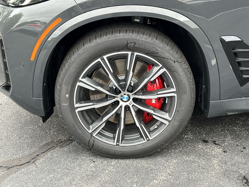 2026 BMW X5 M60i 10