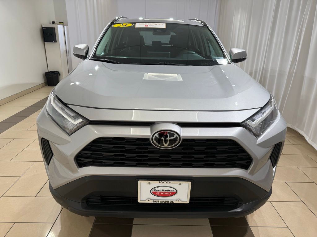 2024 Toyota RAV4 XLE 8