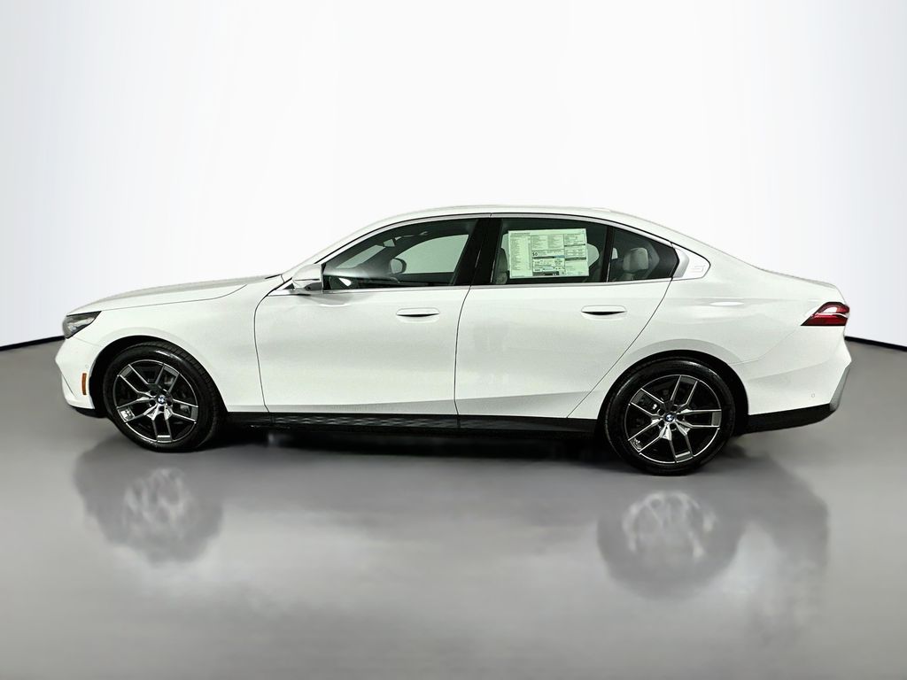 Thumbnail: 2026 BMW i5 - 8