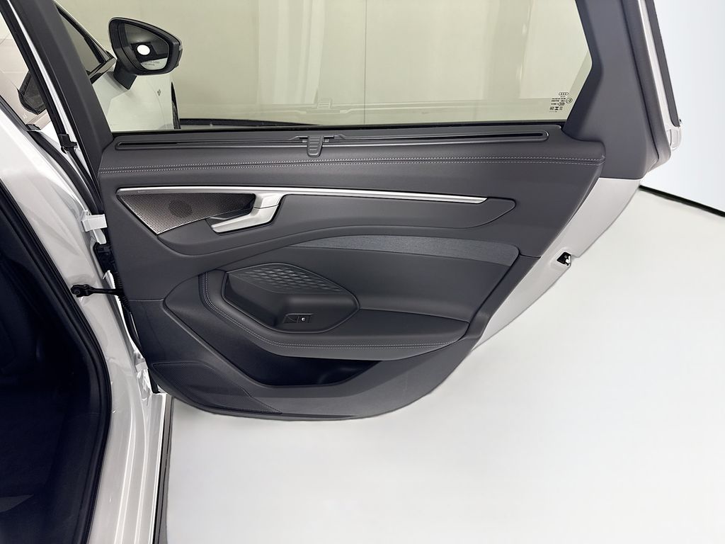 Thumbnail: 2026 Audi A6 - 29