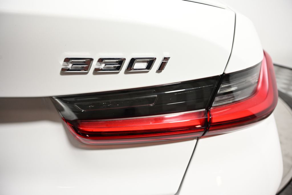 Thumbnail: 2025 BMW 3 Series - 11