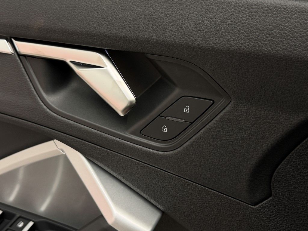 Thumbnail: 2025 Audi Q3 - 25