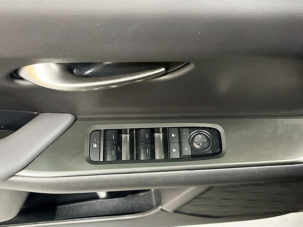 Used 2025 Obsidian Lexus 300h F SPORT Design image 18