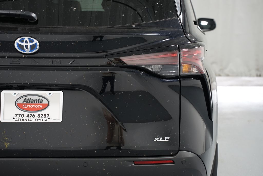 Thumbnail: 2025 Toyota Sienna - 10