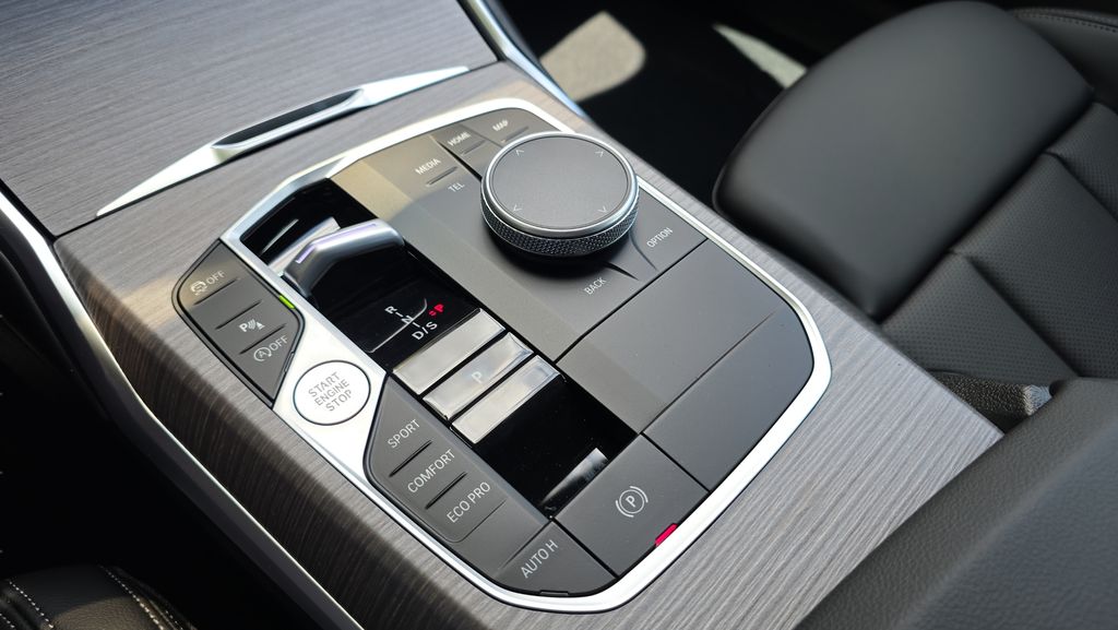 New 2026 Black BMW 330i image 19