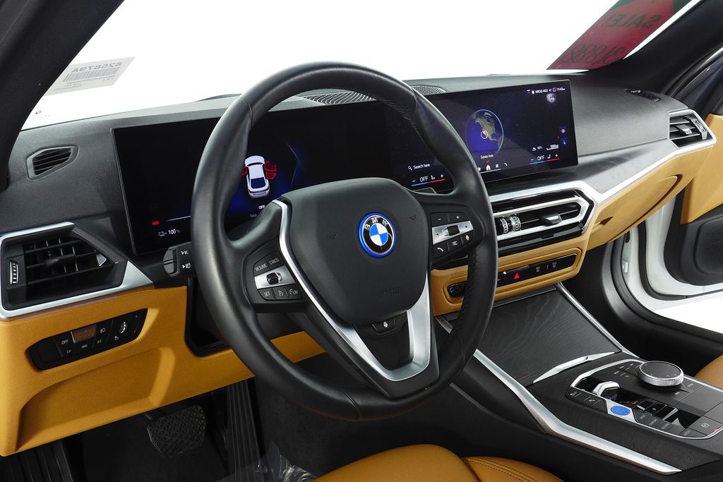 Thumbnail: 2024 BMW i4 - 31