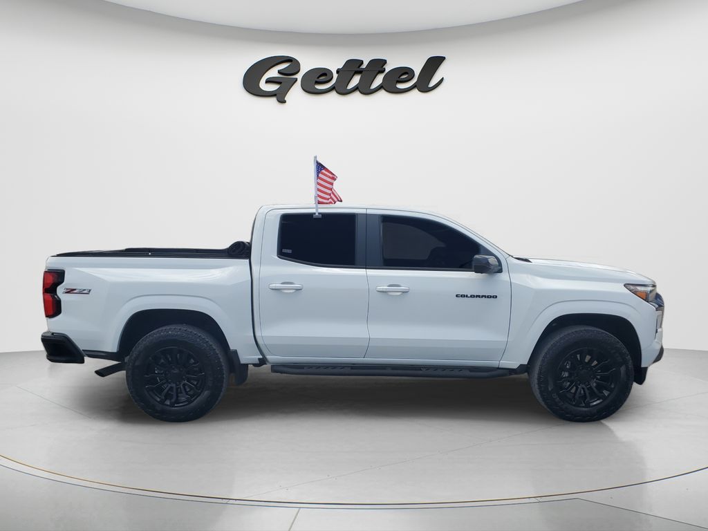 Certified Used 2025 White Chevrolet Z71 image 4