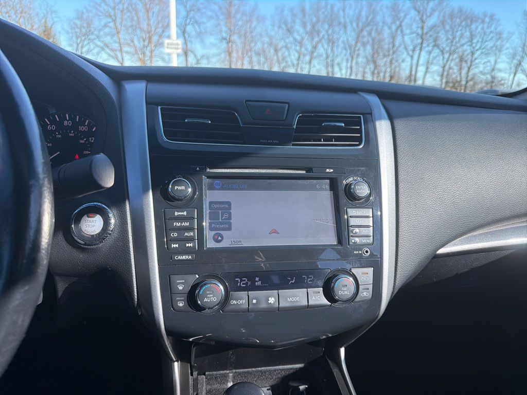 Thumbnail: 2013 Nissan Altima - 15