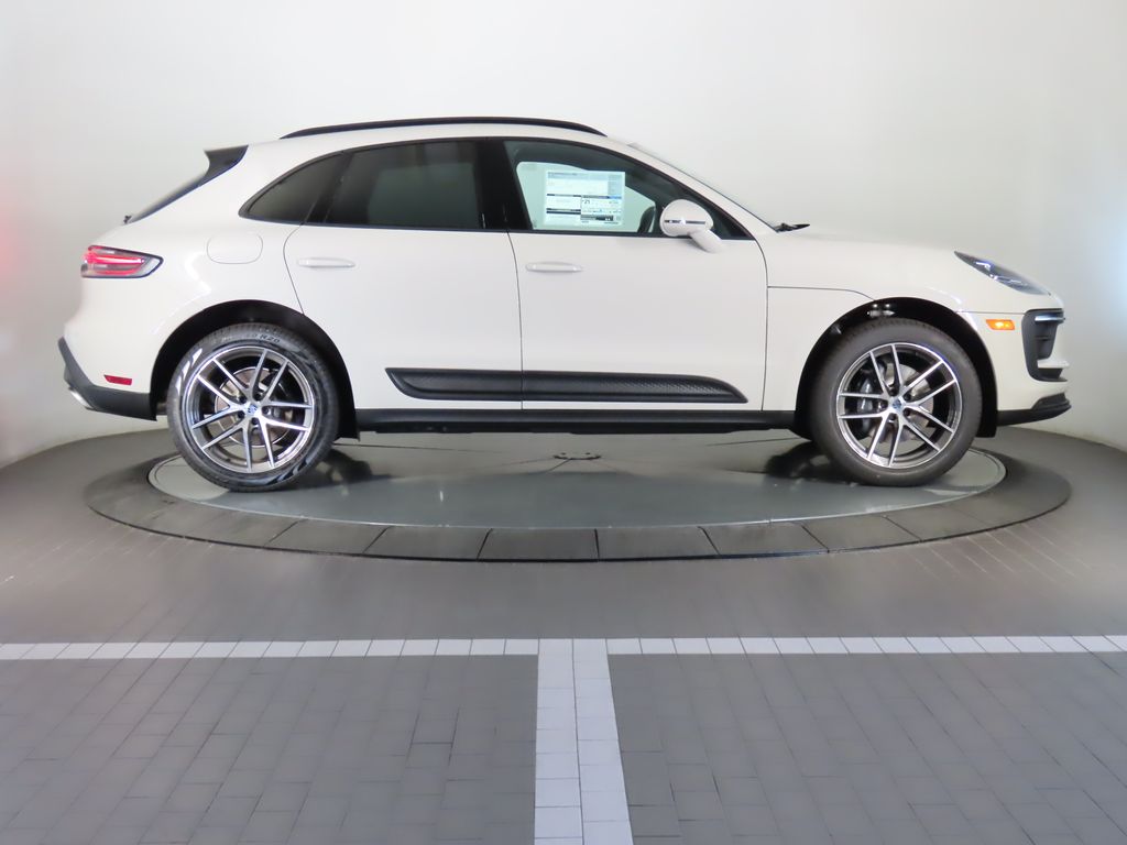 2024 Porsche Macan  6