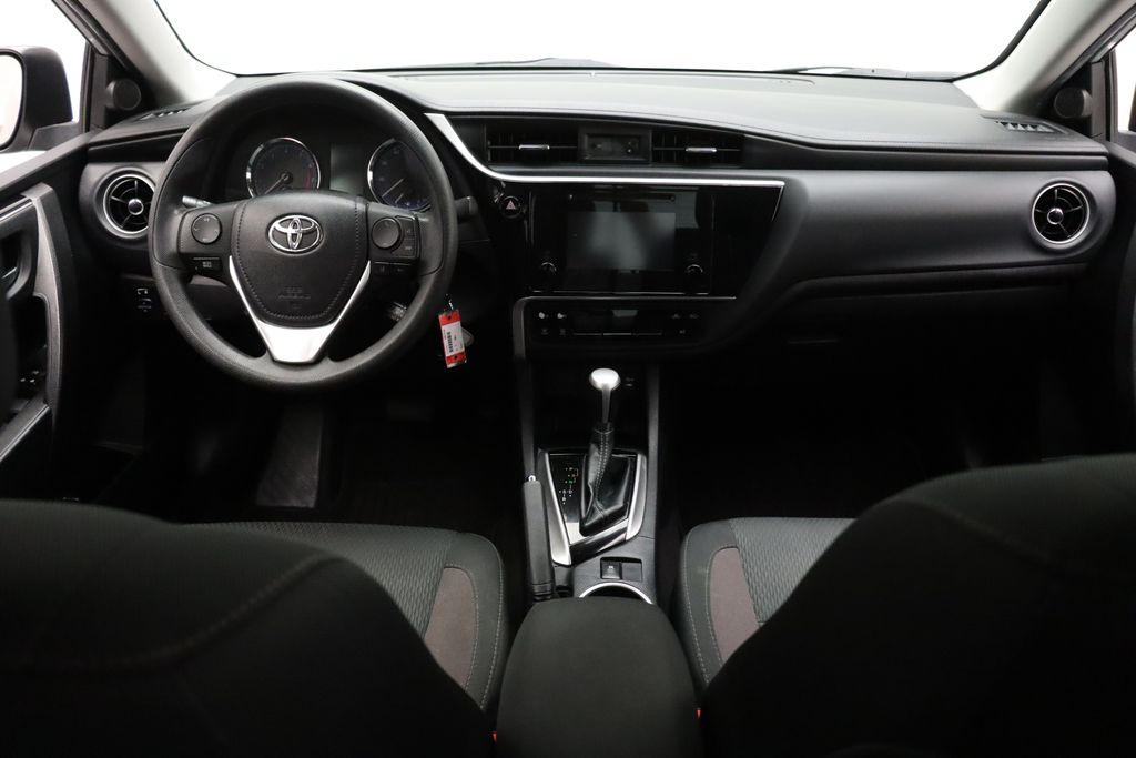 2019 Toyota Corolla LE 24