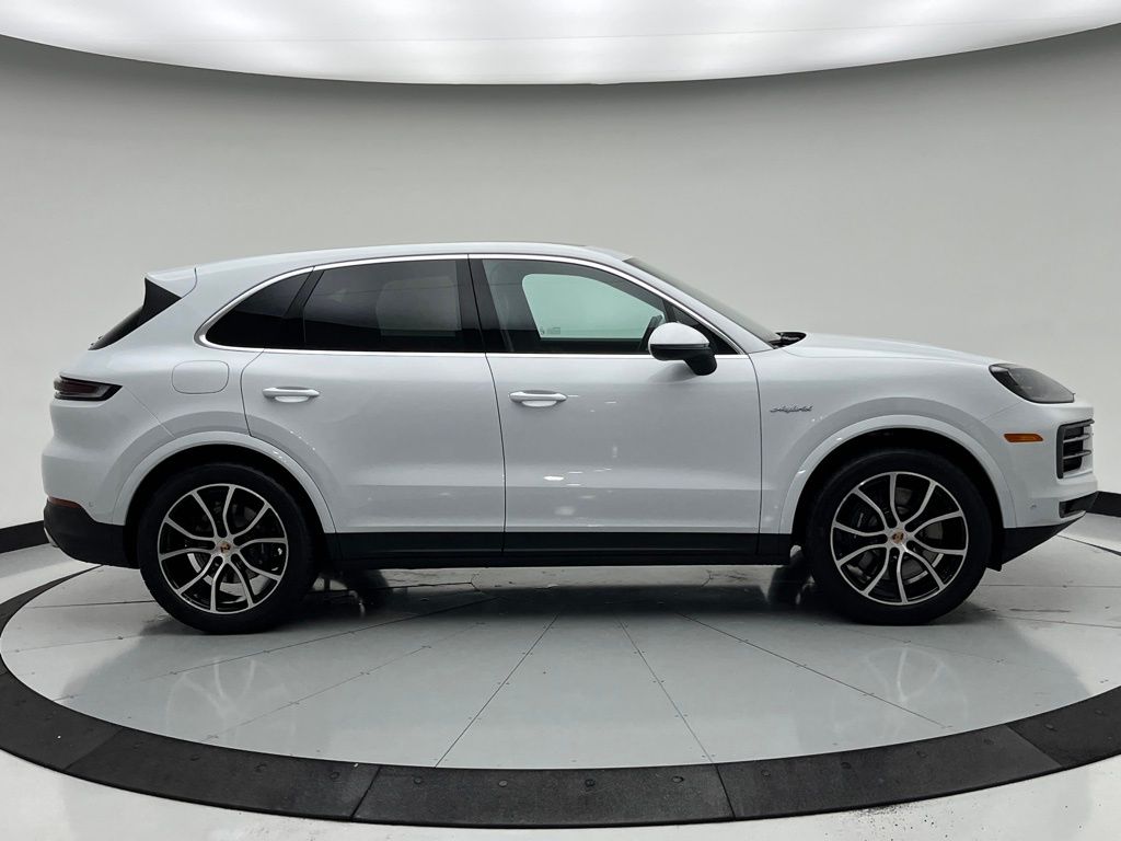 Thumbnail: 2025 Porsche Cayenne - 6