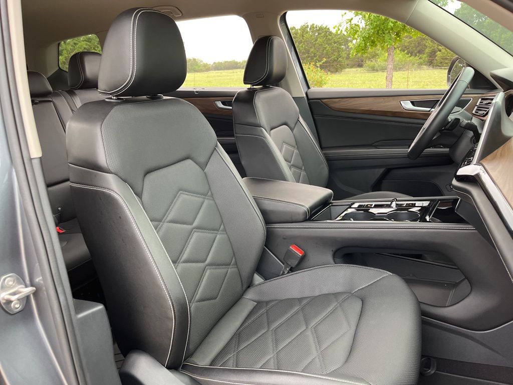 2024 Volkswagen Atlas SE 29