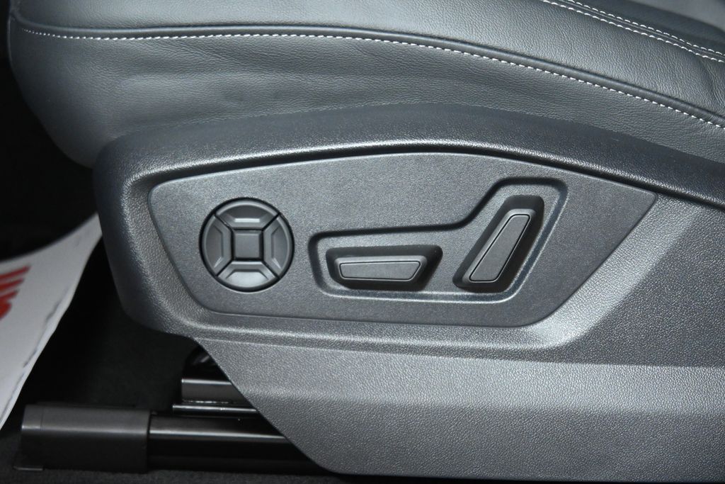 Thumbnail: 2026 Audi Q7 - 25