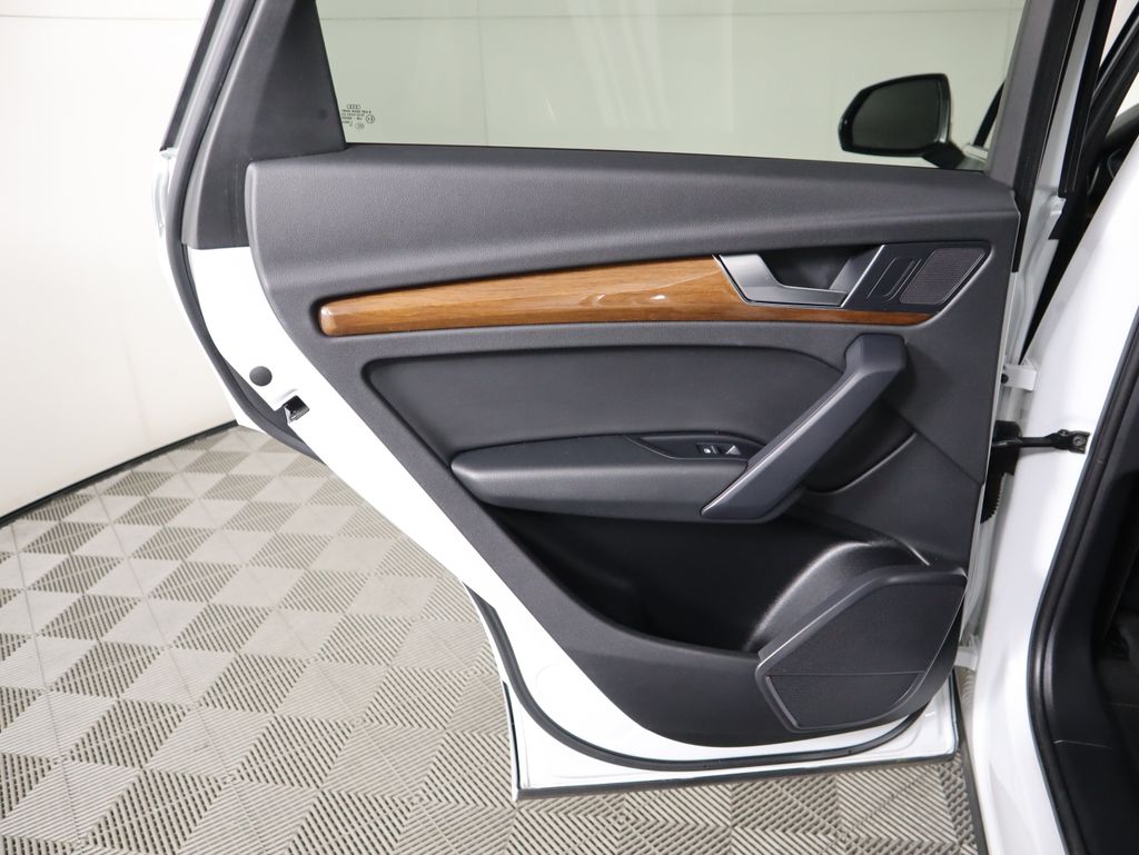 Thumbnail: 2021 Audi Q5 - 26