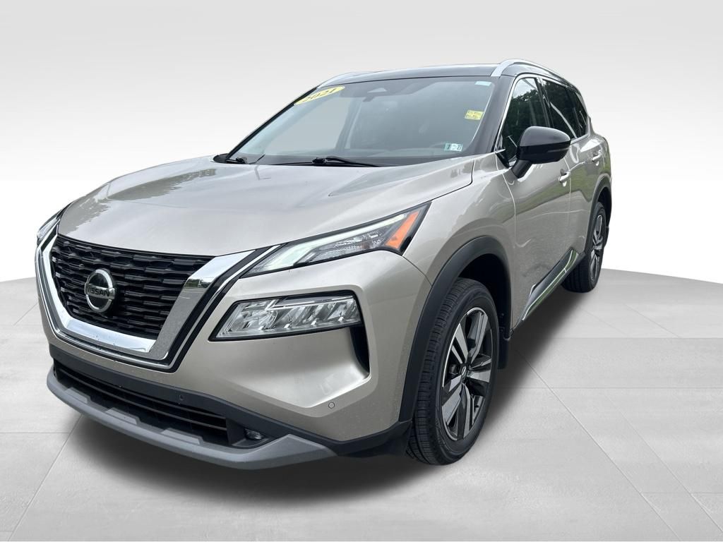 Champagne Silver Metallic/Super Black 2021 Nissan Rogue SUV / Crossover All-Wheel Drive Continuously Variable Transmission