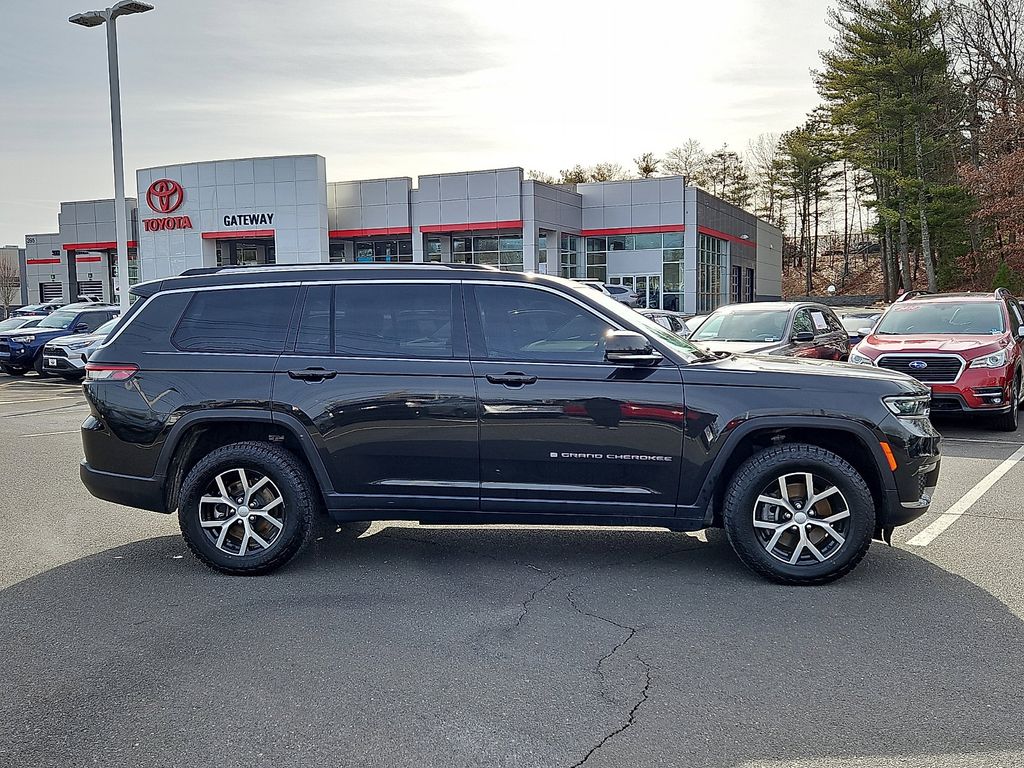 Thumbnail: 2023 Jeep Grand Cherokee L - 8