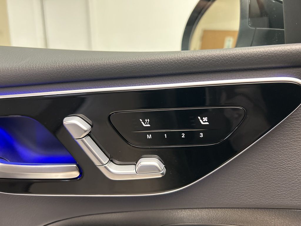 Thumbnail: 2025 Mercedes-Benz C-Class - 21