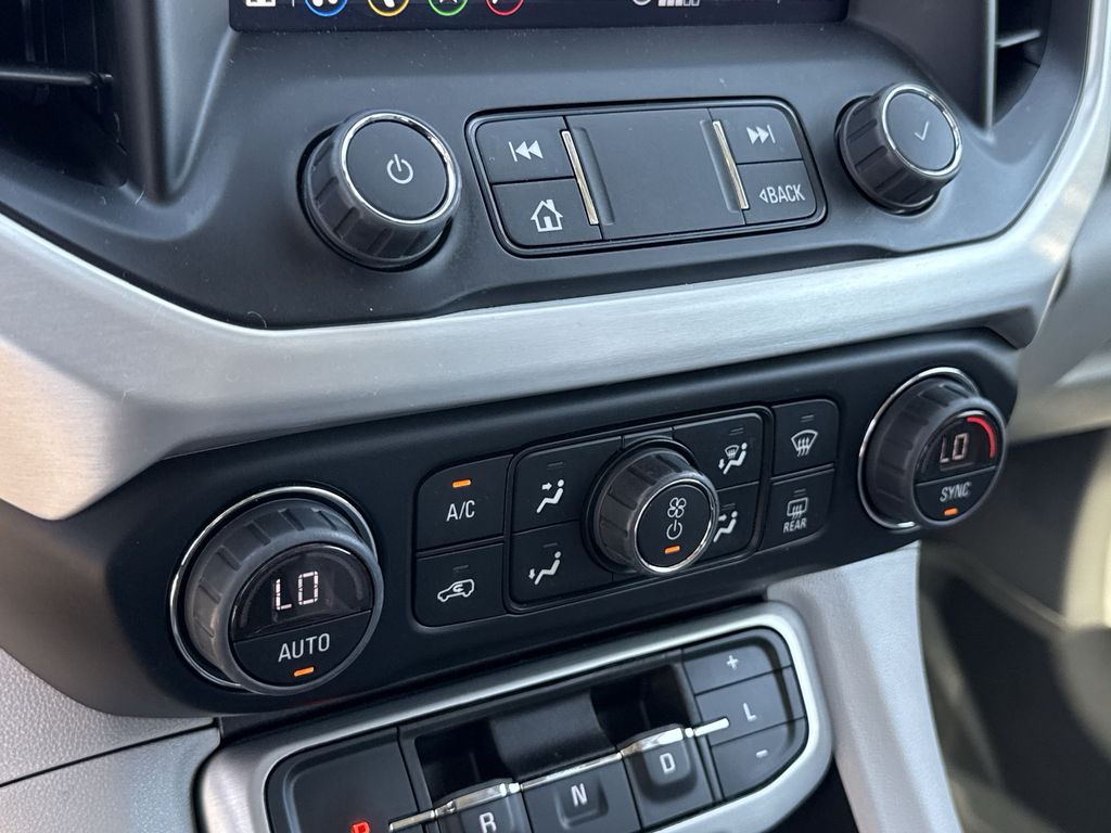 Thumbnail: 2023 GMC Acadia - 16