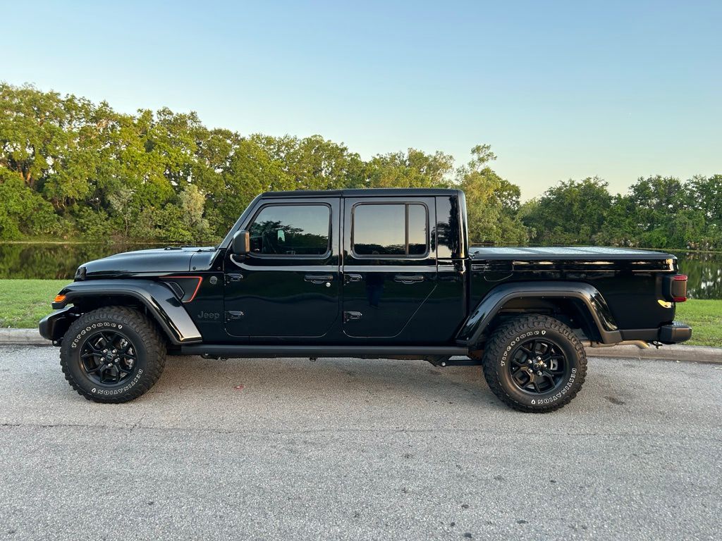 Thumbnail: 2024 Jeep Gladiator - 2