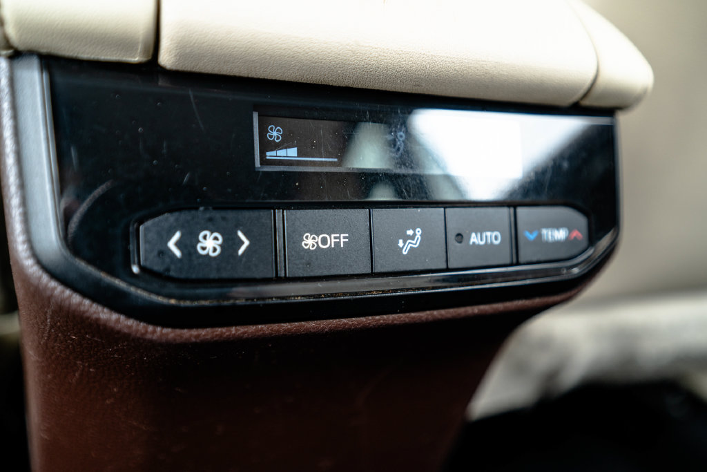 Used 2021 Toyota Highlander SUV