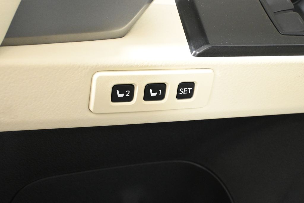 Thumbnail: 2022 Lexus GX - 31