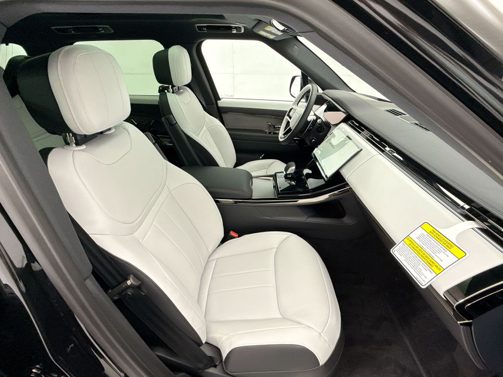 Thumbnail: 2026 Land Rover Range Rover Sport - 19