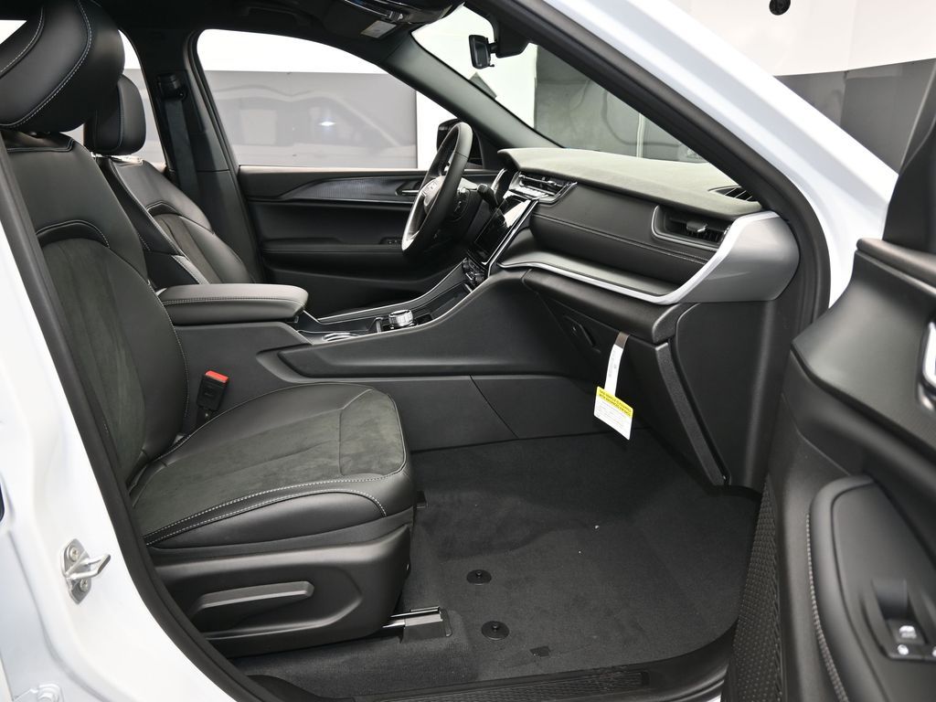 Used 2025 Bright White Clearcoat Jeep Altitude image 36