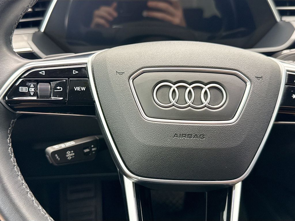 Thumbnail: 2023 Audi e-tron - 11