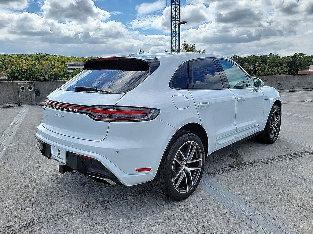 2025 Porsche Macan  8
