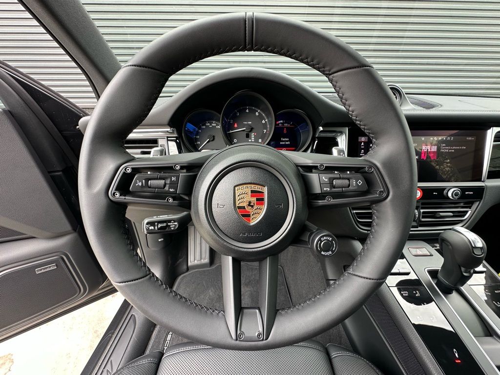 Thumbnail: 2026 Porsche Macan - 16