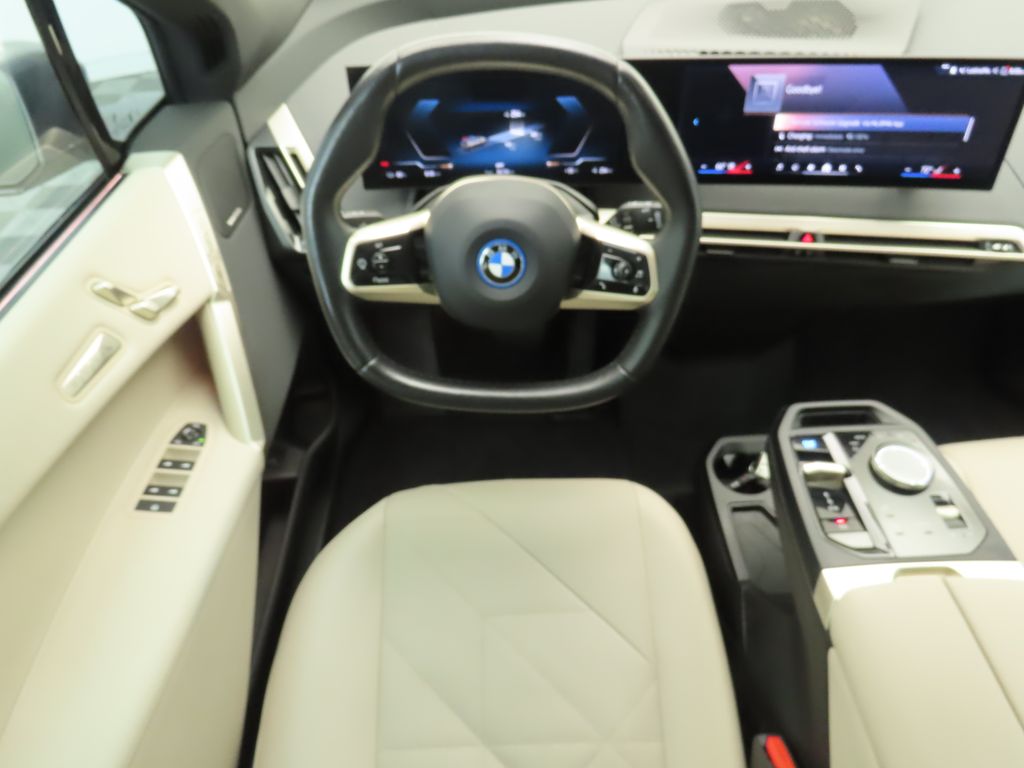 Thumbnail: 2024 BMW iX - 10