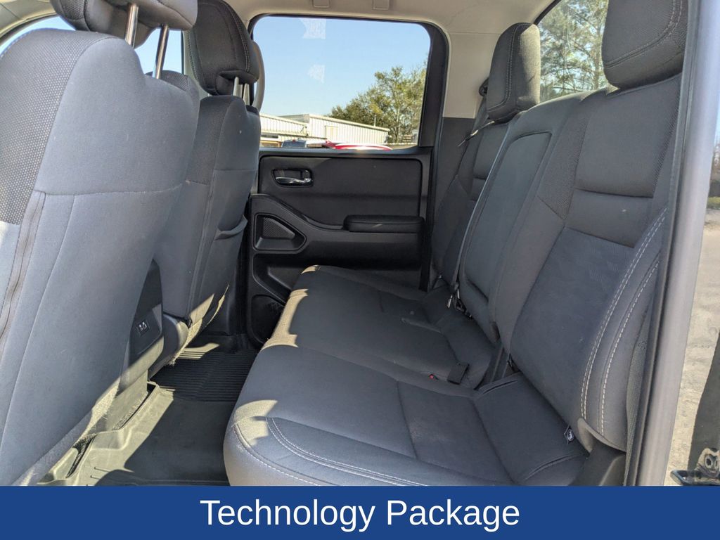 2023 Nissan Frontier Crew Cab SV 4x4