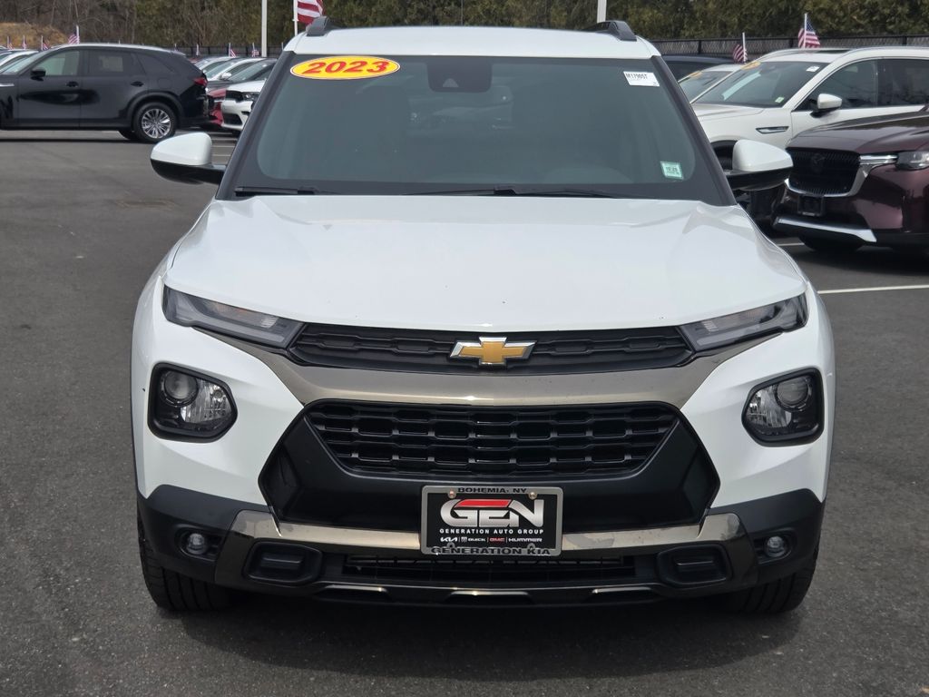 View vehicle photo 2