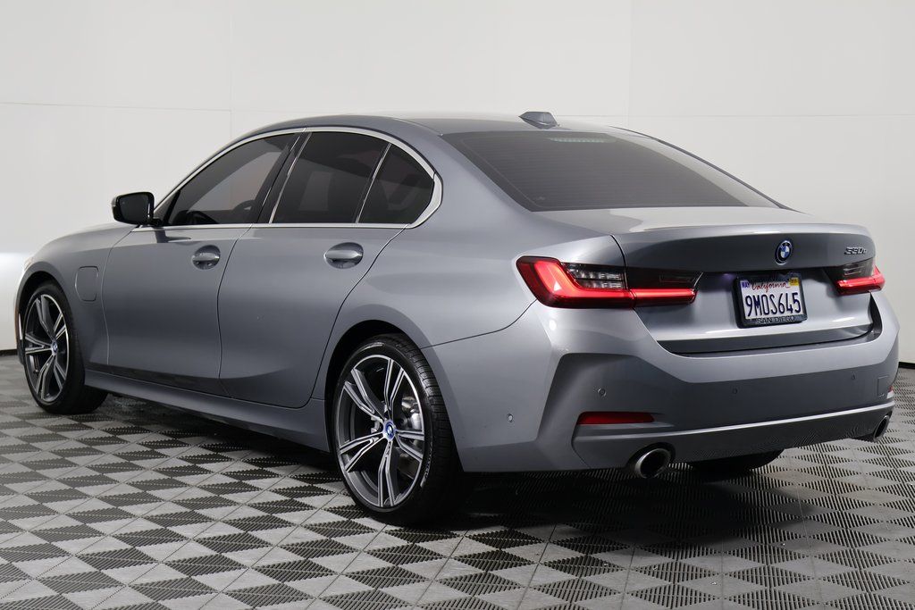 Thumbnail: 2024 BMW 3 Series - 6