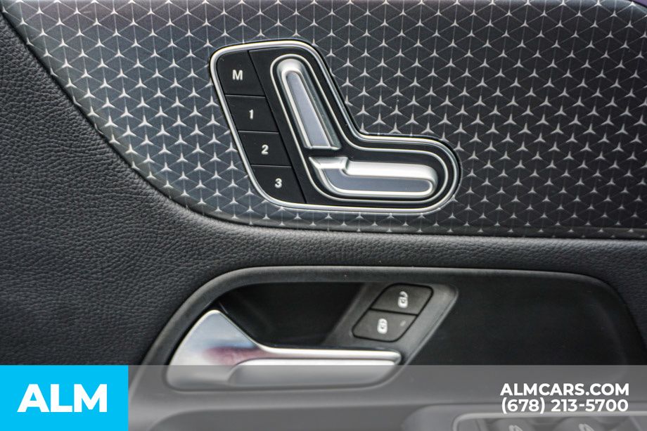 Used 2025 Black Mercedes-Benz GLA 250 image 50