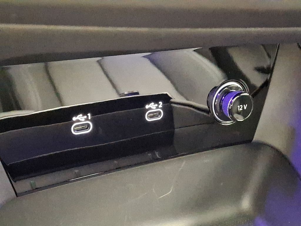 Thumbnail: 2025 Audi e-tron S - 23