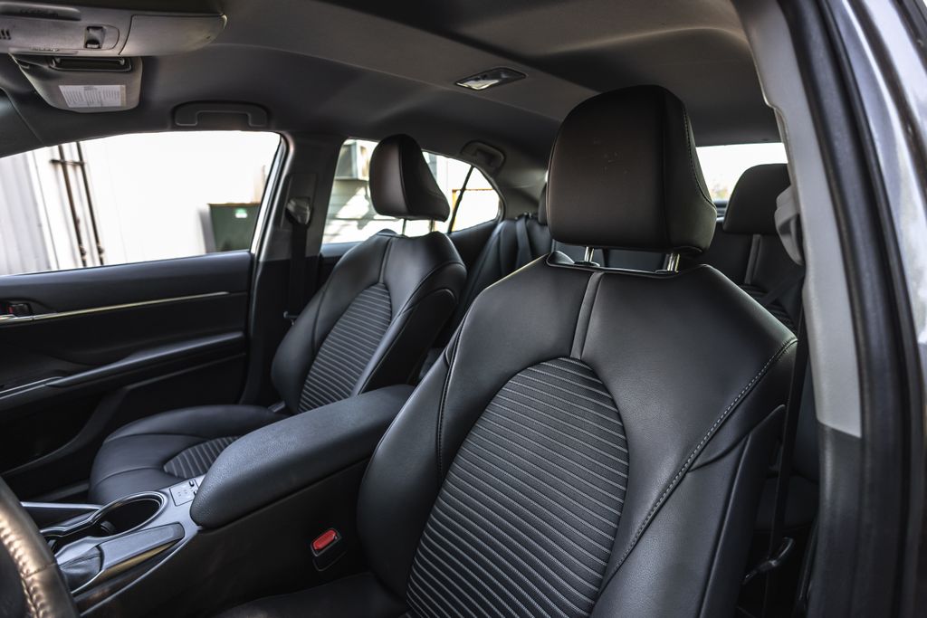 2024 Toyota Camry SE Nightshade thumbnail 19