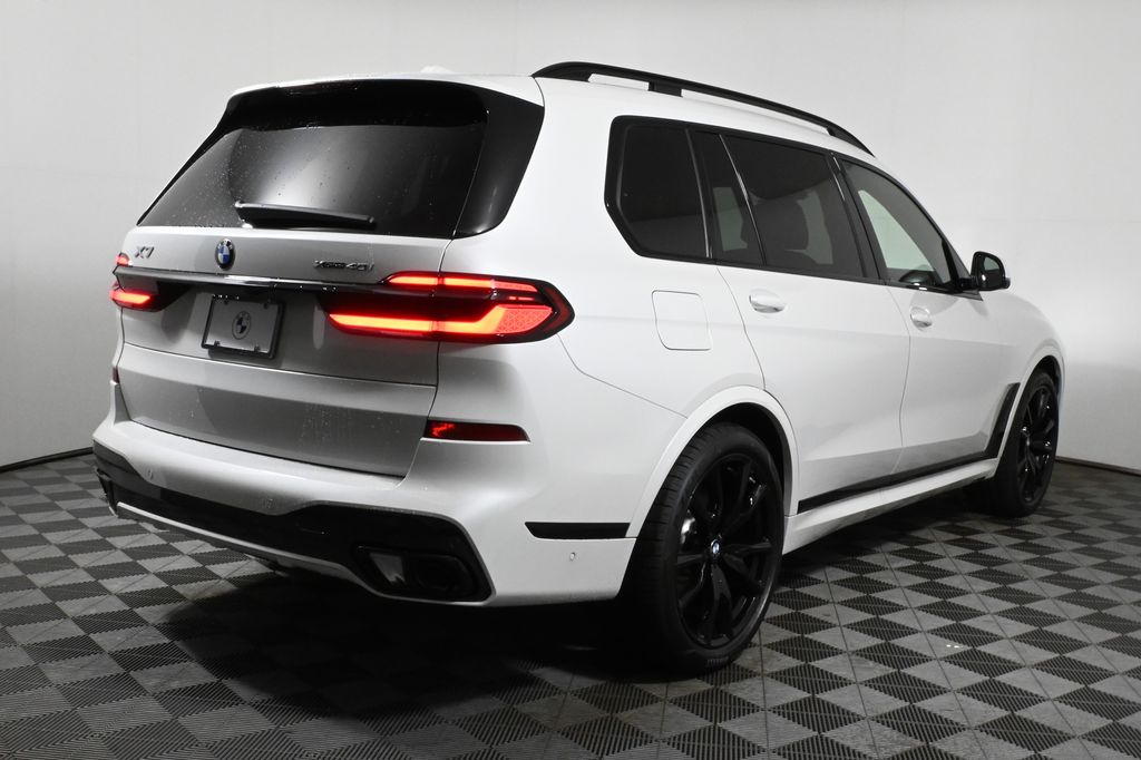 2025 BMW X7 xDrive40i 6