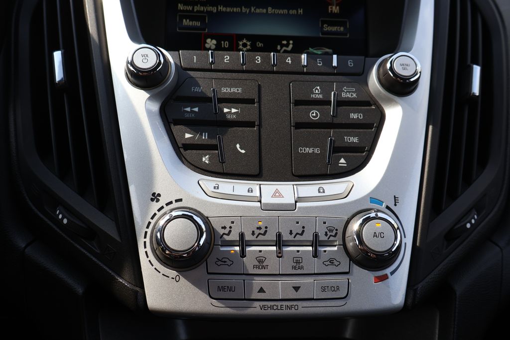 Thumbnail: 2013 Chevrolet Equinox - 23