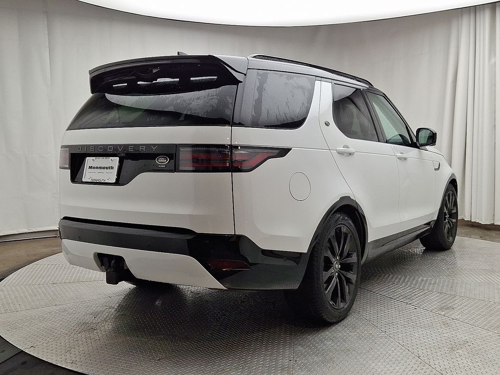 Thumbnail: 2023 Land Rover Discovery - 4