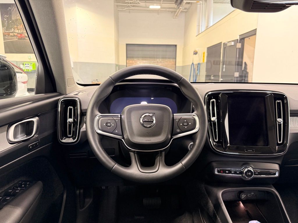 Thumbnail: 2026 Volvo XC40 - 20
