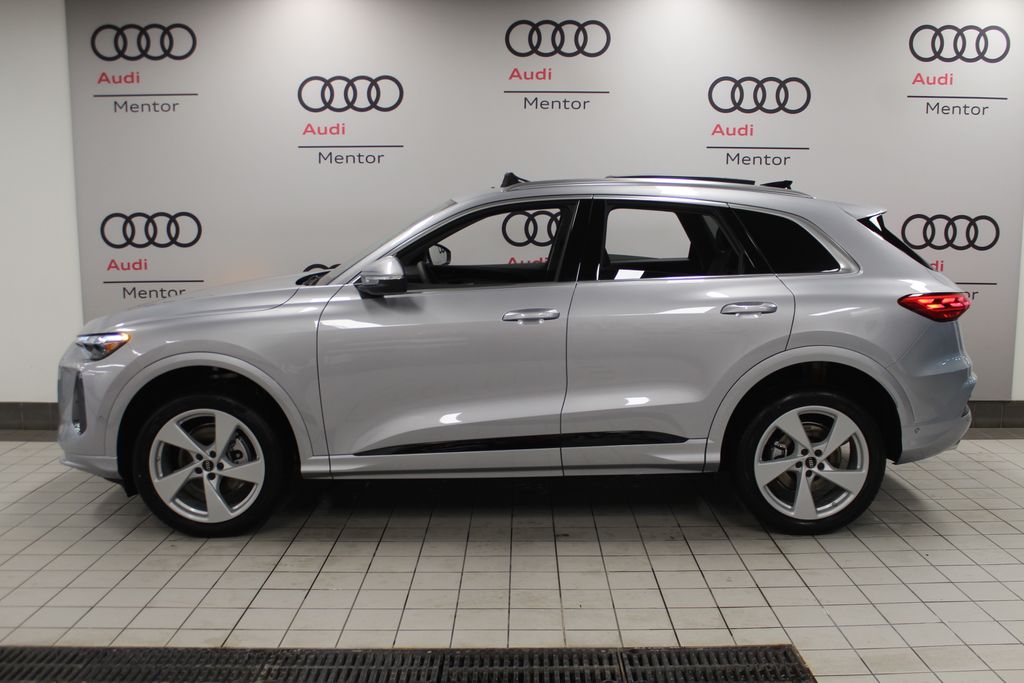 Thumbnail: 2026 Audi Q5 - 3