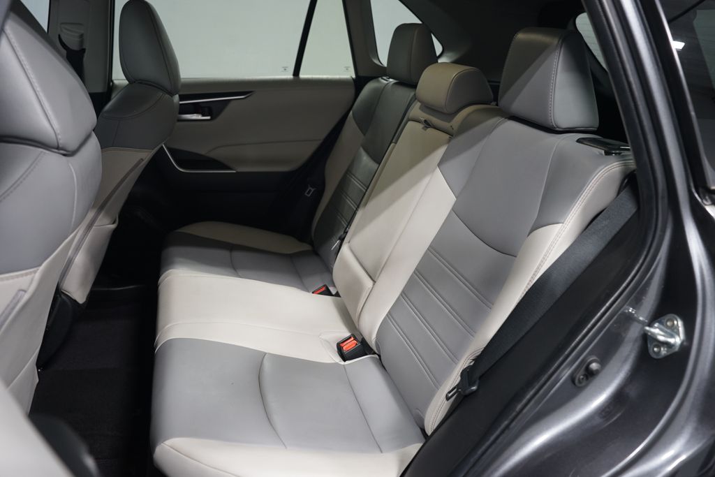 Thumbnail: 2022 Toyota RAV4 - 29