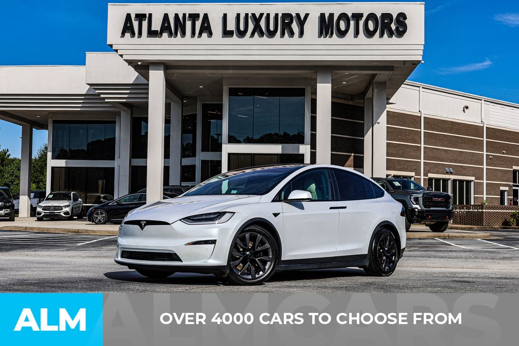 Used 2023 White Tesla Standard Range image 2