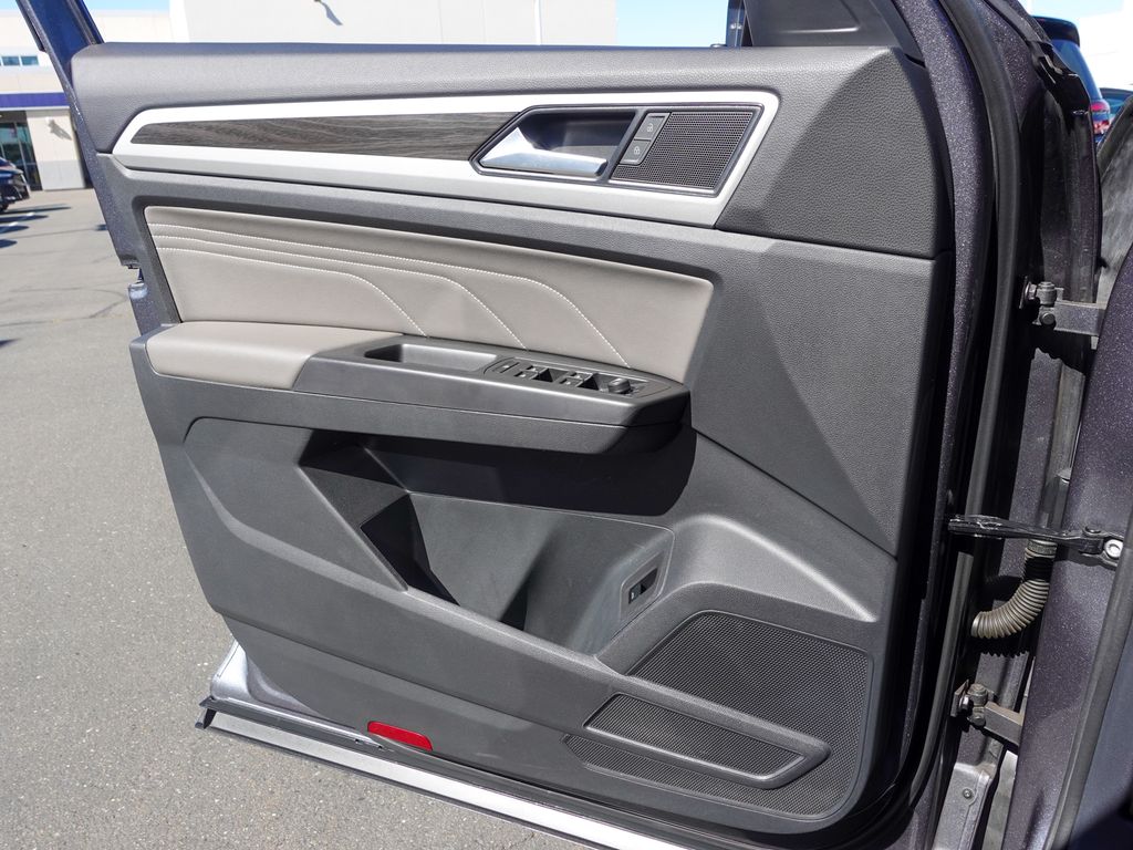 Used 2023 Gray Volkswagen 3.6L V6 SE w/Technology image 21