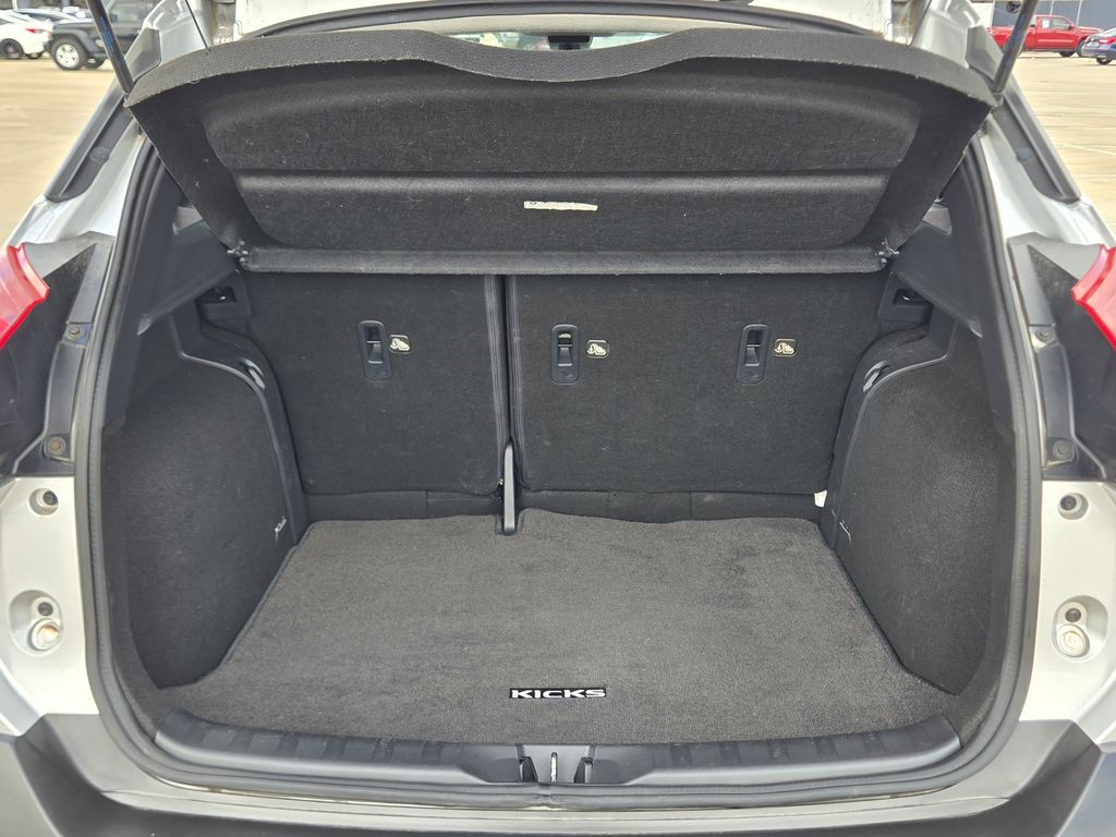 2020 Nissan Kicks SR Silver at Central Houston Nissan