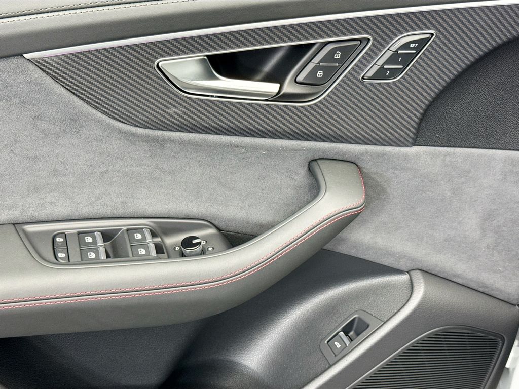 Thumbnail: 2026 Audi Q8 - 23