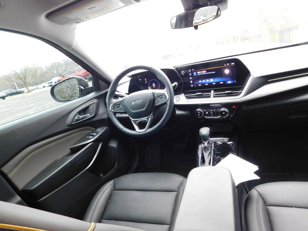 Thumbnail: 2025 Chevrolet Trax - 6