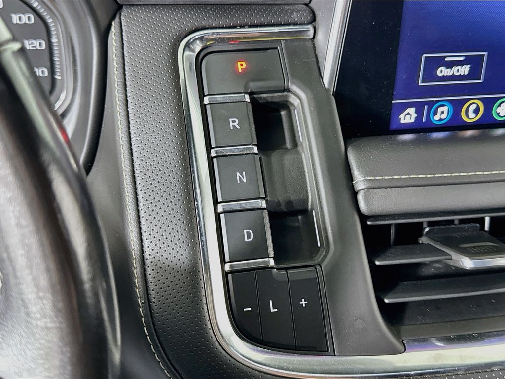 2021 GMC Yukon SLT - Photo 17