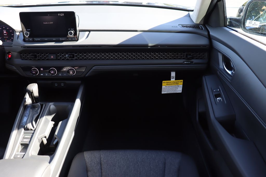 2025 Honda Accord LX 16